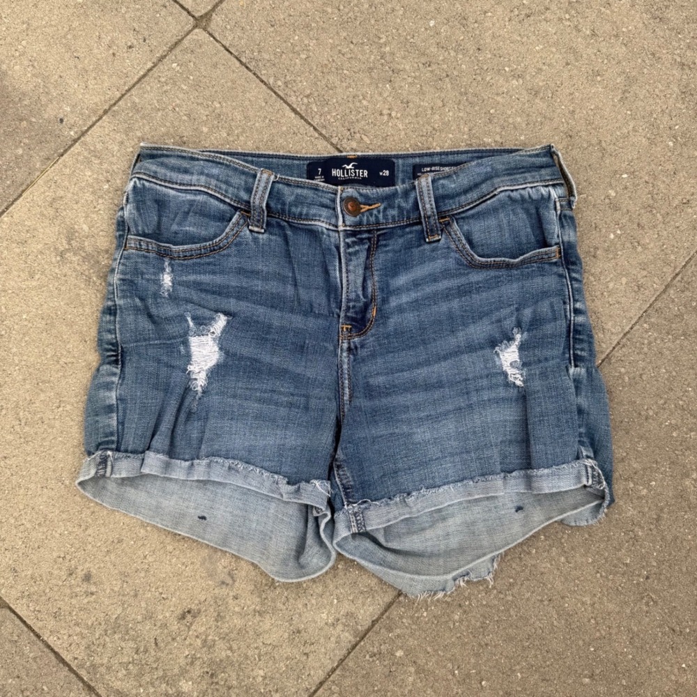 Hollister Low-Rise Short 5" Distressed Denim Cut Offs Blue Size 7 W28